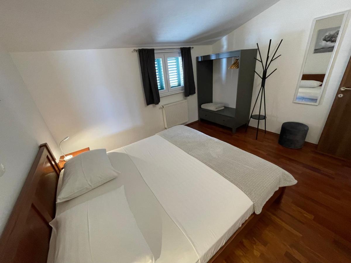 Apartments Cavar Trogir Exterior foto