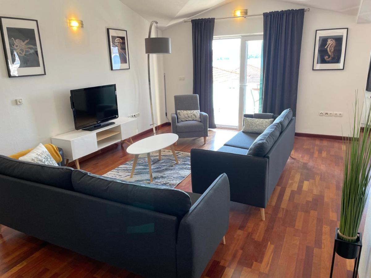 Apartments Cavar Trogir Exterior foto