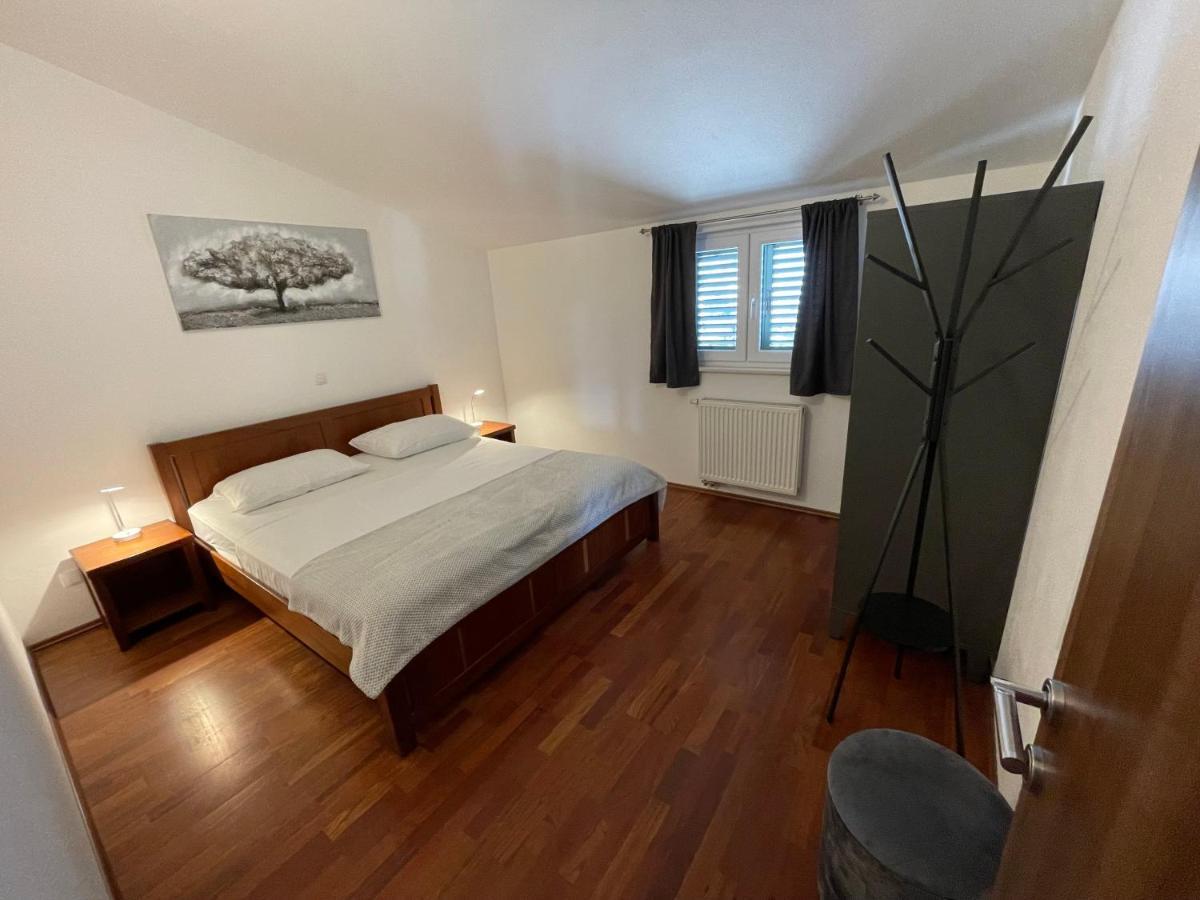 Apartments Cavar Trogir Exterior foto