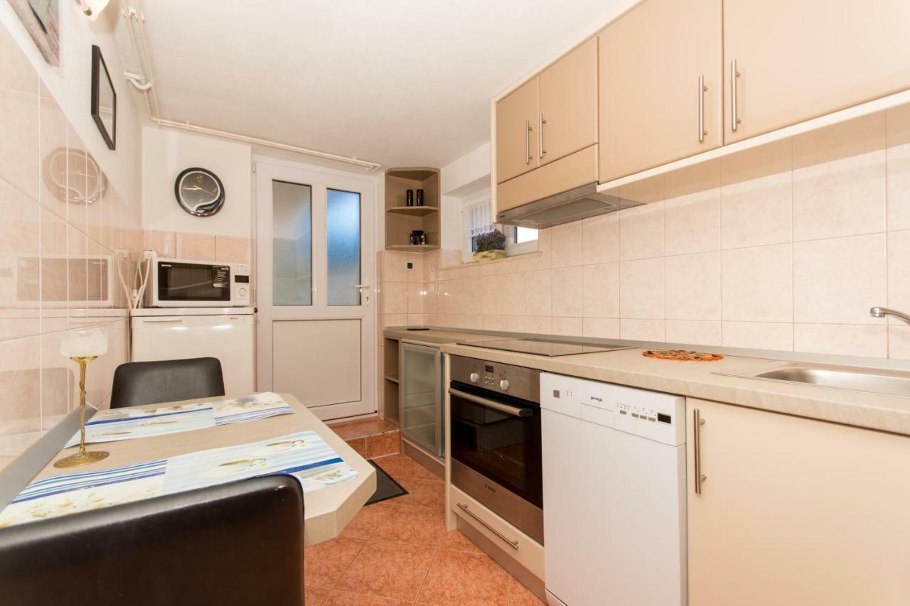 Apartments Cavar Trogir Exterior foto