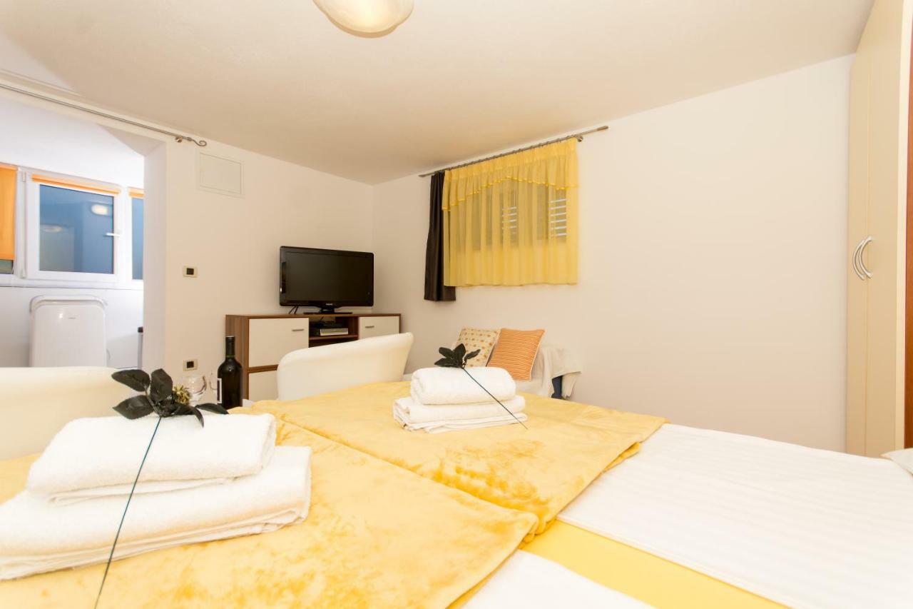 Apartments Cavar Trogir Exterior foto