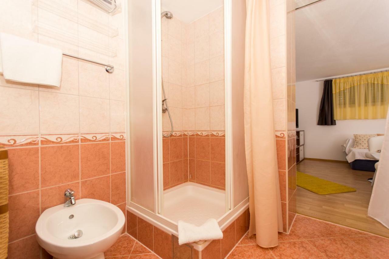 Apartments Cavar Trogir Exterior foto