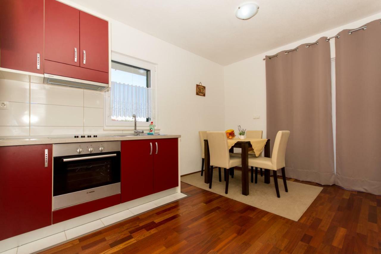 Apartments Cavar Trogir Exterior foto