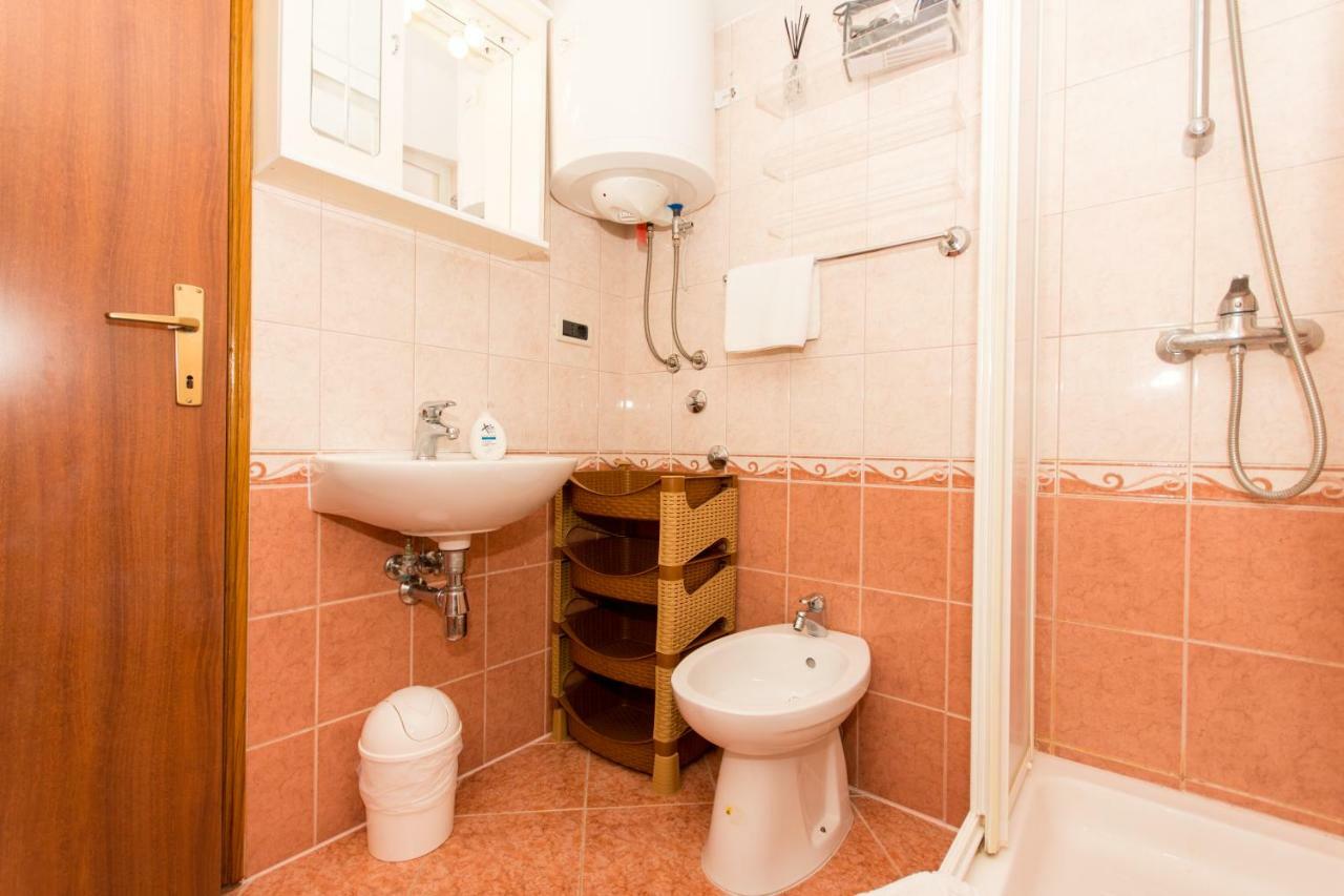 Apartments Cavar Trogir Exterior foto