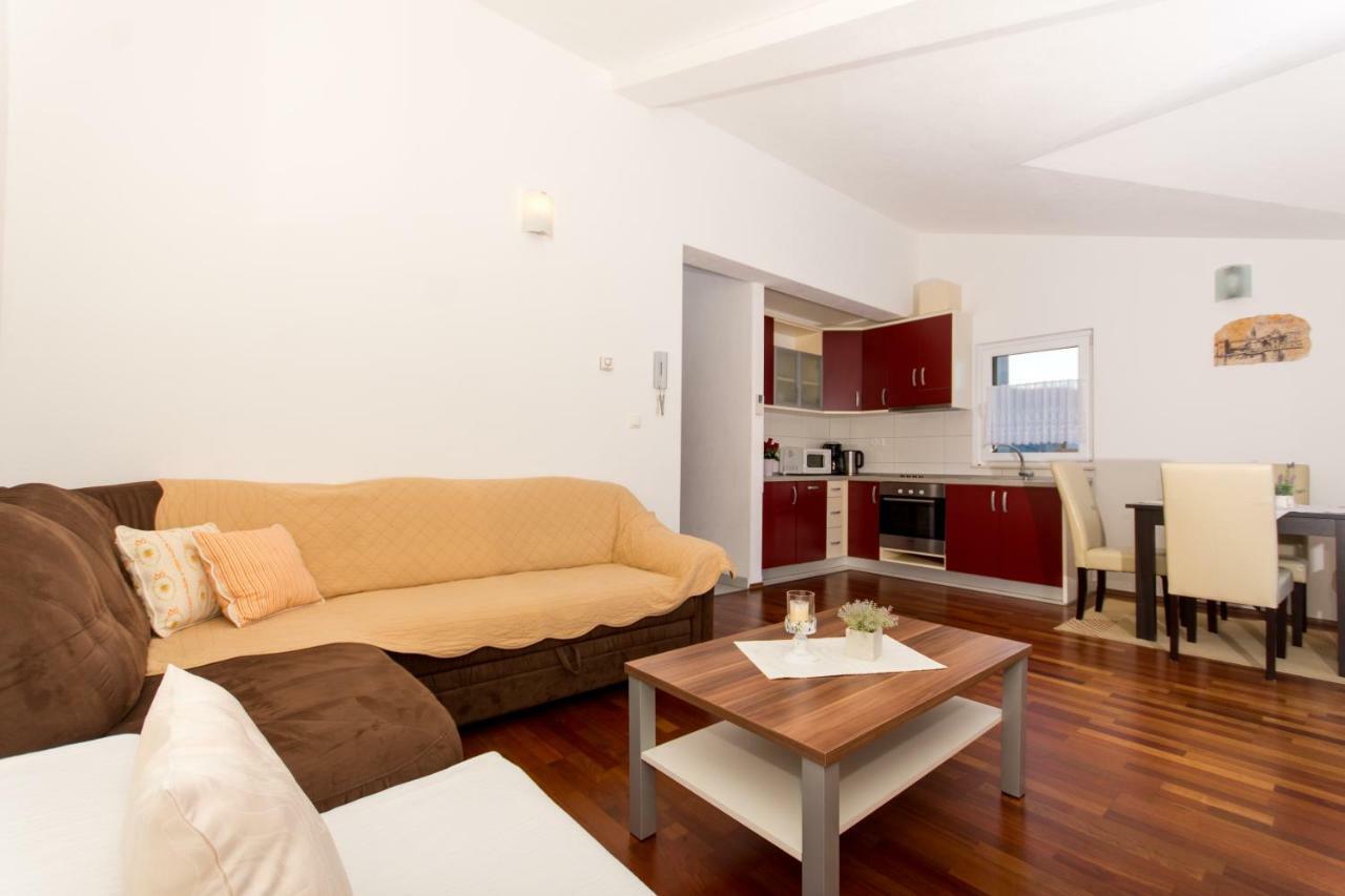 Apartments Cavar Trogir Exterior foto